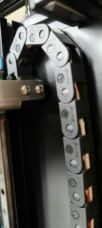 v0-cable-chain-mount-fixed.thumb.jpeg.31e60395e50fe45dfb9dbaf20e6bc904.jpeg