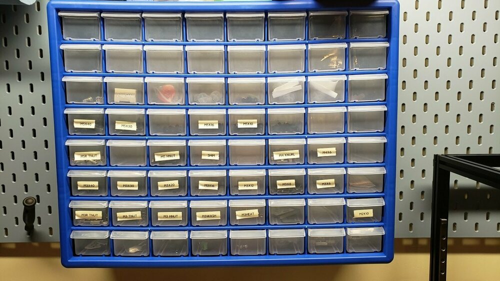 fasteners.thumb.jpg.96adbbe00fcb321915a5432fed6713d1.jpg