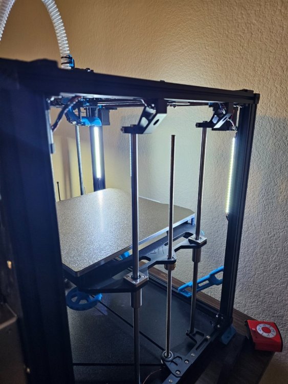 VZBot_Lights.thumb.jpg.4ebefca1af61c1de695e2ff8a3a3fb9e.jpg