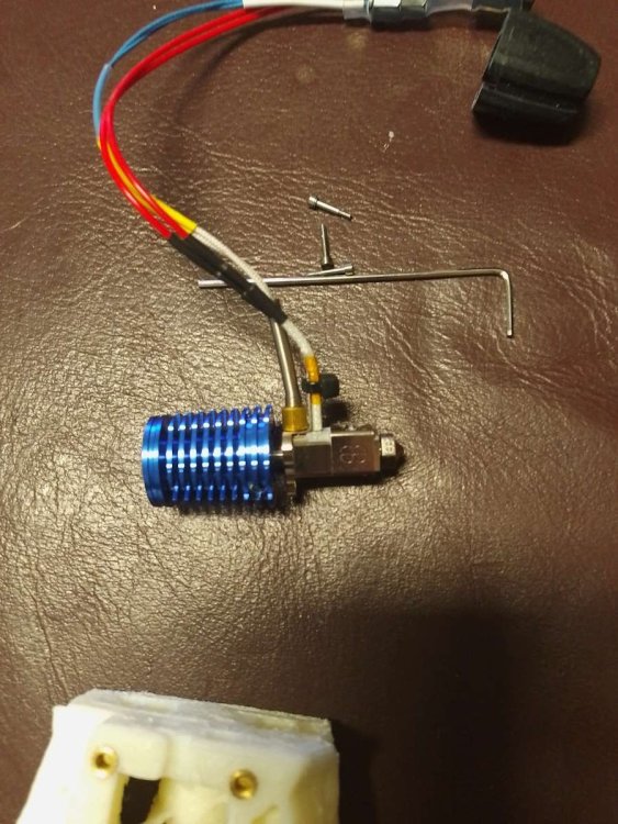 03-3screwsremoved.thumb.jpg.e0b62d3f925400a2cd33ae1d4f59e881.jpg