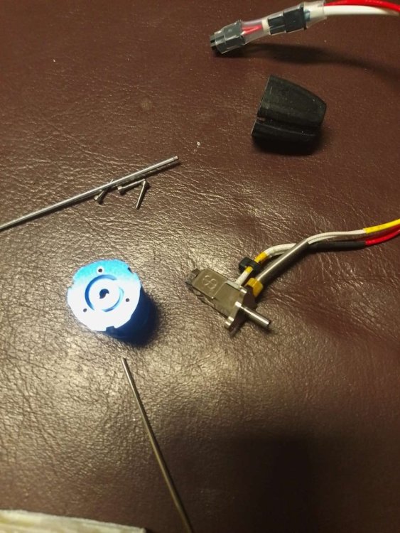 05-heaterblockremoved.thumb.jpg.989f021d31057486a30bd9f8e2dc25de.jpg