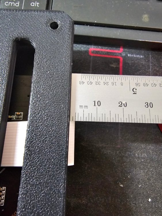 03-Displaywithcable.thumb.jpg.7dd74e3debb96538fb50ebf84f4be563.jpg