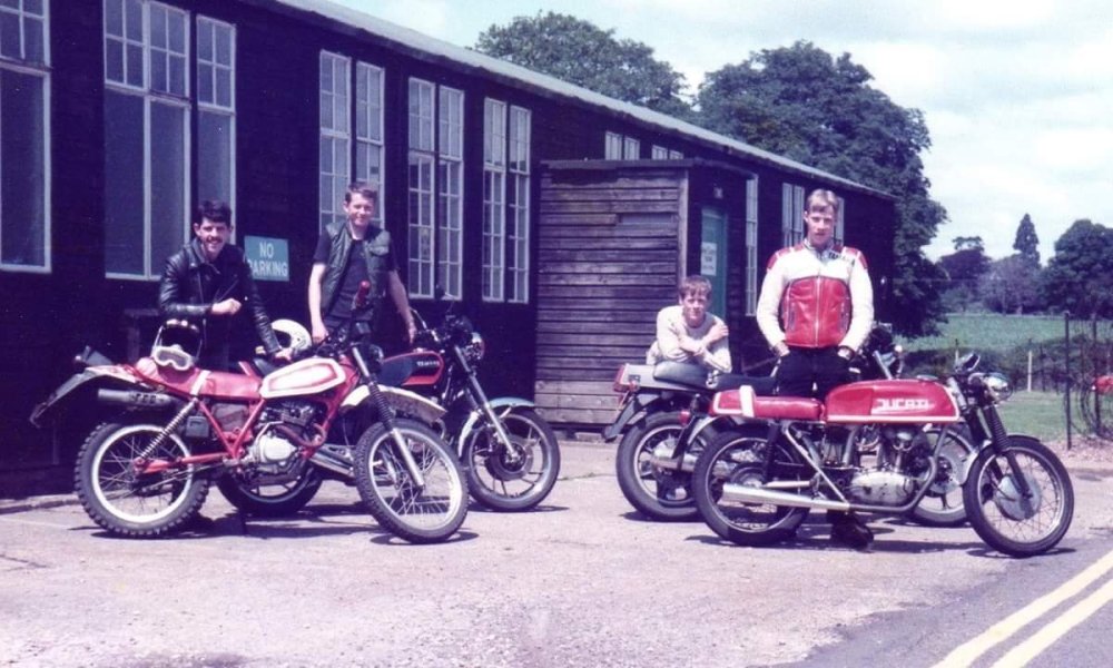 bikes.thumb.jpg.60ff7d218eb98b2919604c95fb29e89c.jpg
